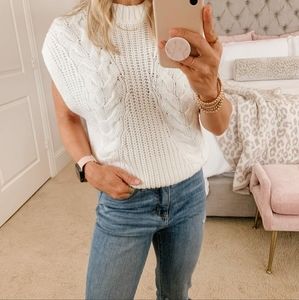 A NEW DAY TARGET Ladies Cable Knit Vest Sweater Medium Weight Sleeveless Color C